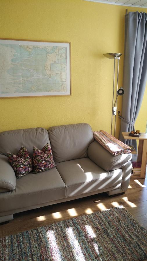 Haus Tertius - Strand- Und Hafennahe Ruhige Ferienwohnung Бюзум Экстерьер фото