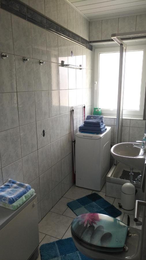 Haus Tertius - Strand- Und Hafennahe Ruhige Ferienwohnung Бюзум Экстерьер фото