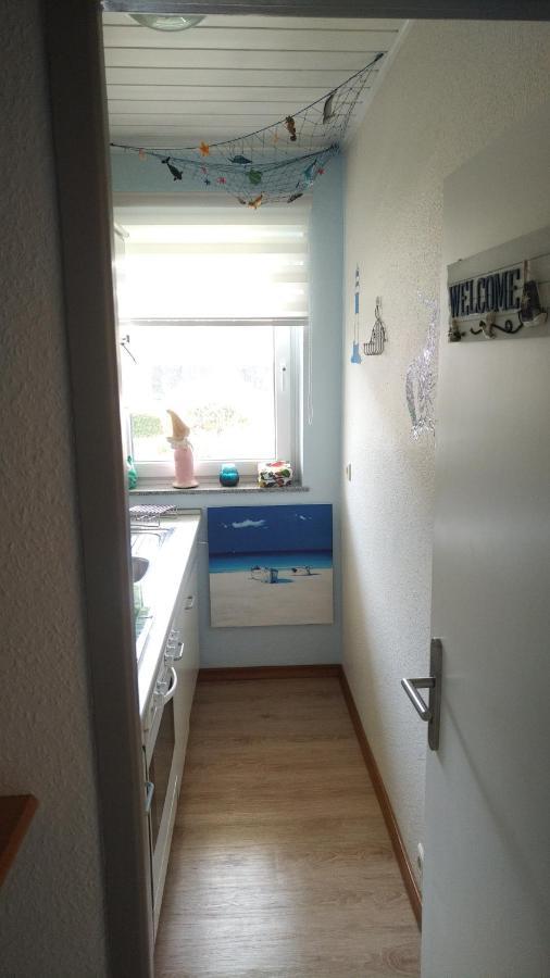 Haus Tertius - Strand- Und Hafennahe Ruhige Ferienwohnung Бюзум Экстерьер фото