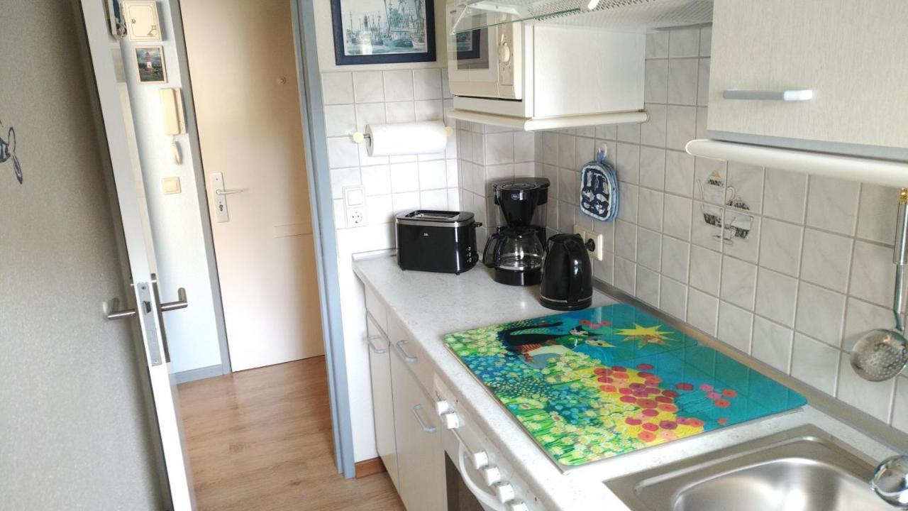 Haus Tertius - Strand- Und Hafennahe Ruhige Ferienwohnung Бюзум Экстерьер фото