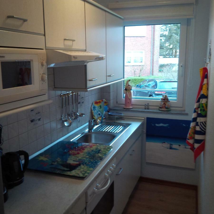 Haus Tertius - Strand- Und Hafennahe Ruhige Ferienwohnung Бюзум Экстерьер фото