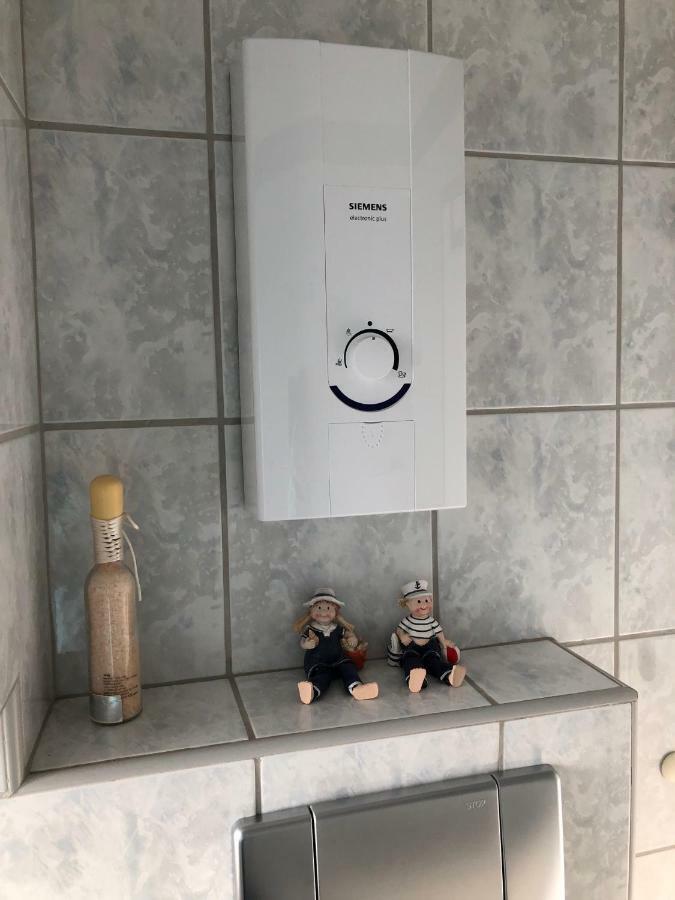 Haus Tertius - Strand- Und Hafennahe Ruhige Ferienwohnung Бюзум Экстерьер фото