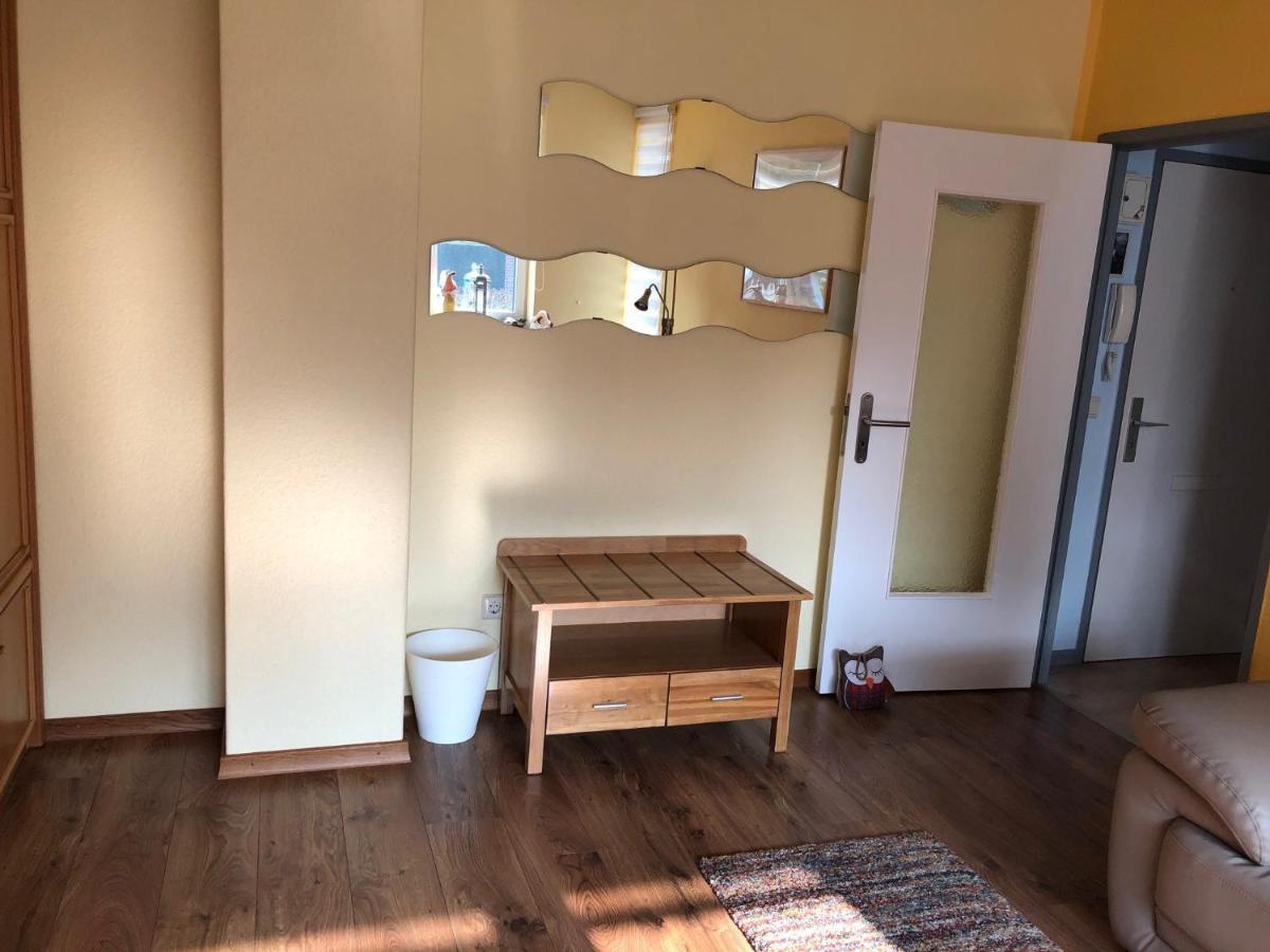 Haus Tertius - Strand- Und Hafennahe Ruhige Ferienwohnung Бюзум Экстерьер фото
